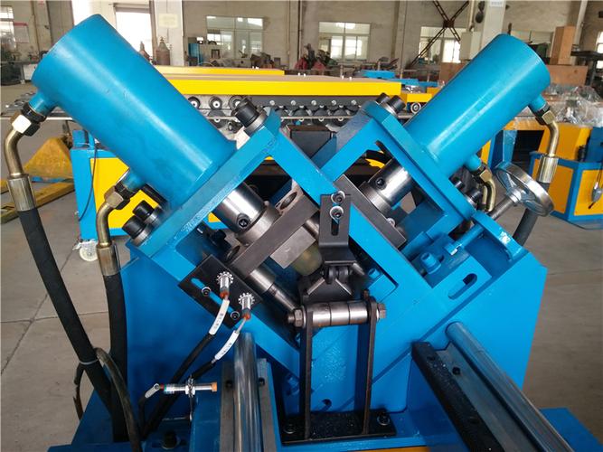 产品中心 风管 厂家角钢法兰生产线 数控角钢冲孔机械设备角钢生产